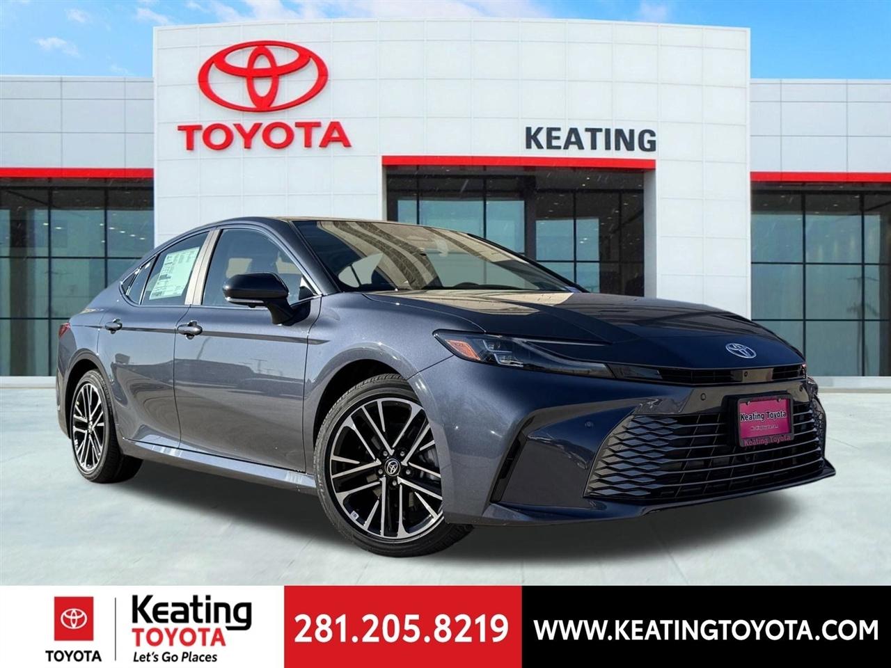 Toyota Camry Hybrid XLE 2026