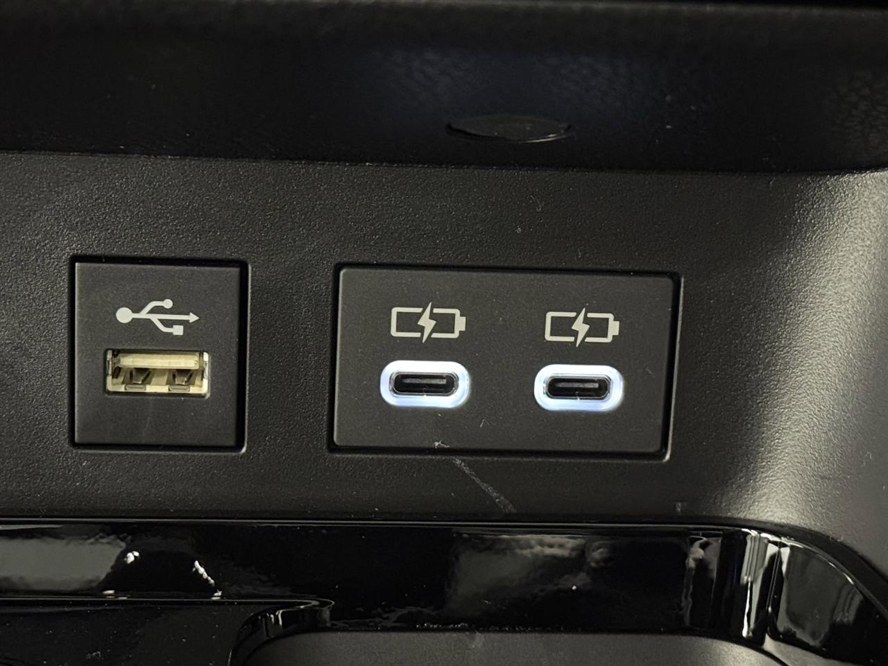 Toyota Camry Hybrid XLE 2026