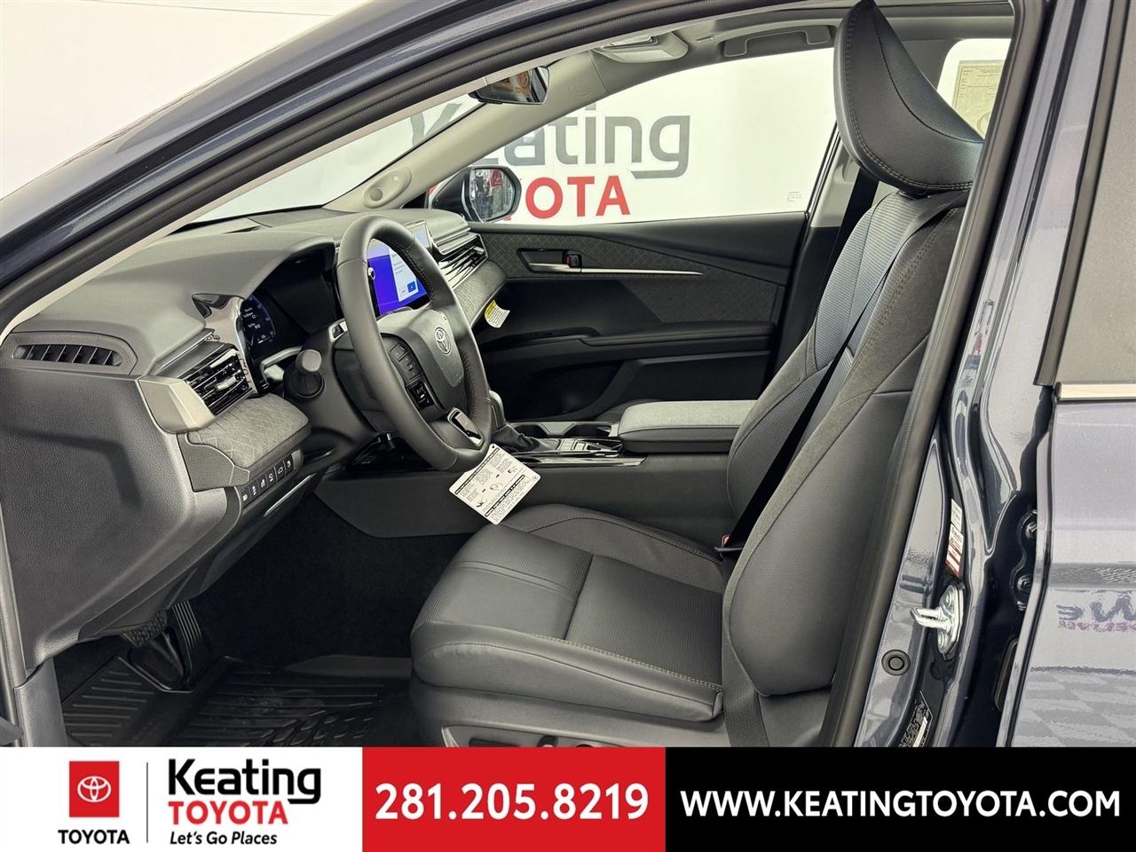 Toyota Camry Hybrid XLE 2026