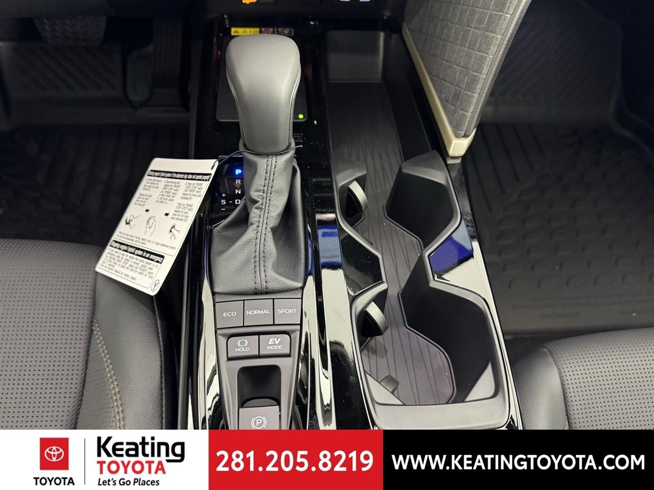 Toyota Camry Hybrid XLE 2026