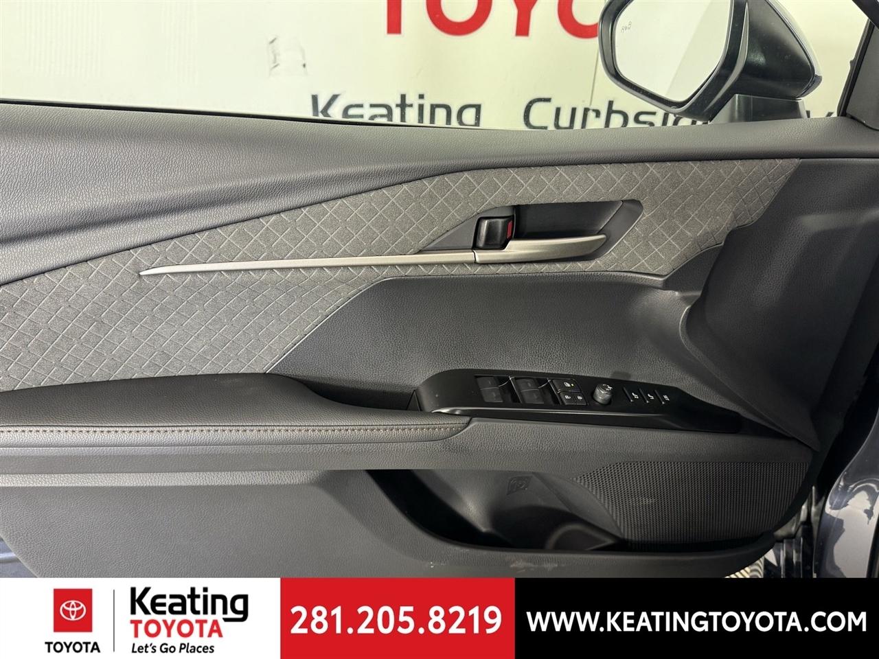 Toyota Camry Hybrid XLE 2026