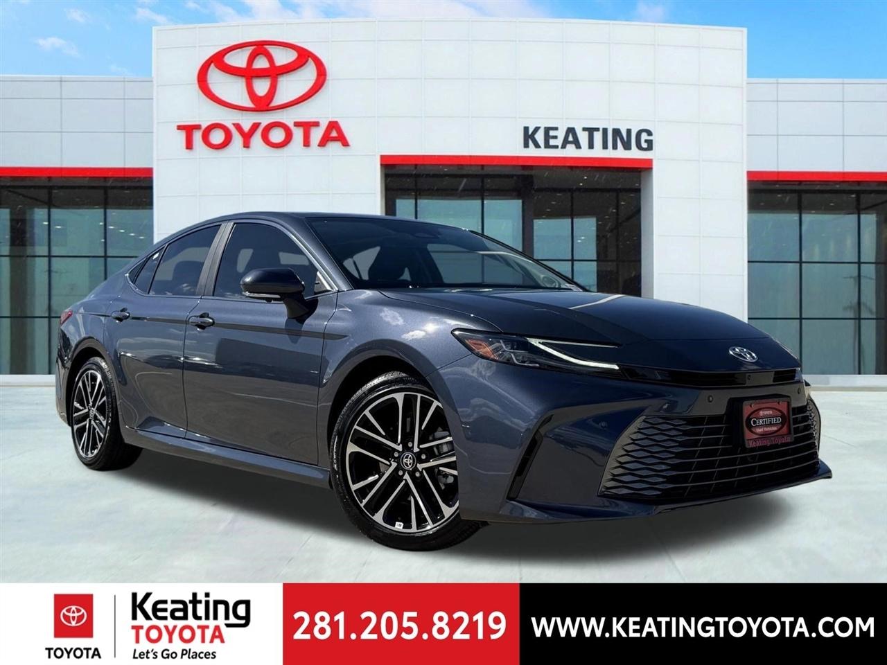 Toyota Camry Hybrid XLE 2026