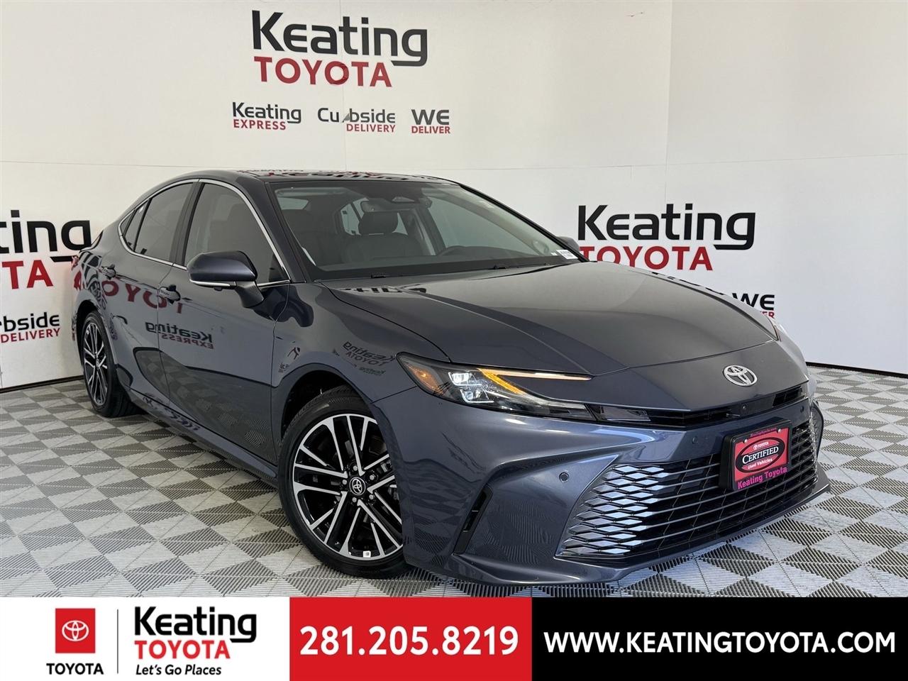 Toyota Camry Hybrid XLE 2026