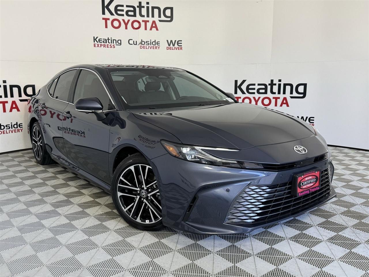 Toyota Camry Hybrid XLE 2026