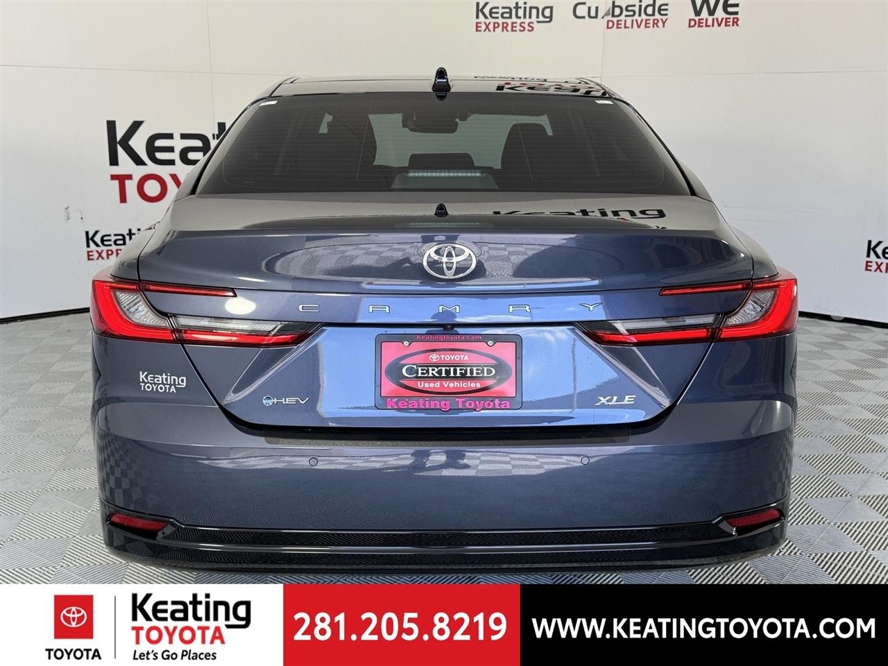 Toyota Camry Hybrid XLE 2026