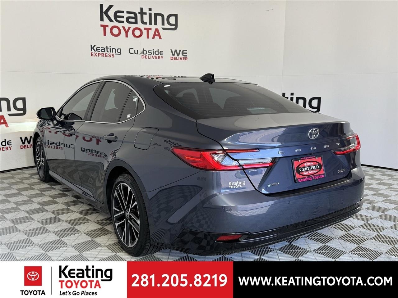 Toyota Camry Hybrid XLE 2026