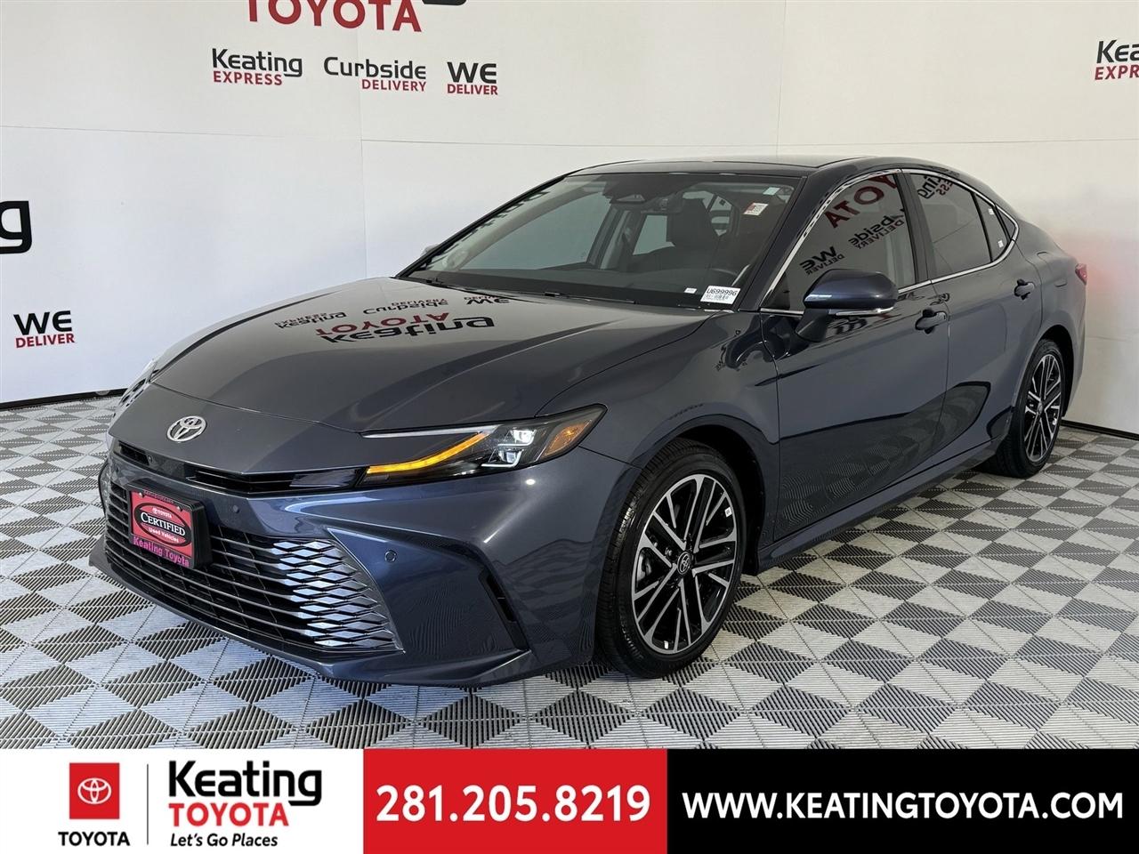 Toyota Camry Hybrid XLE 2026