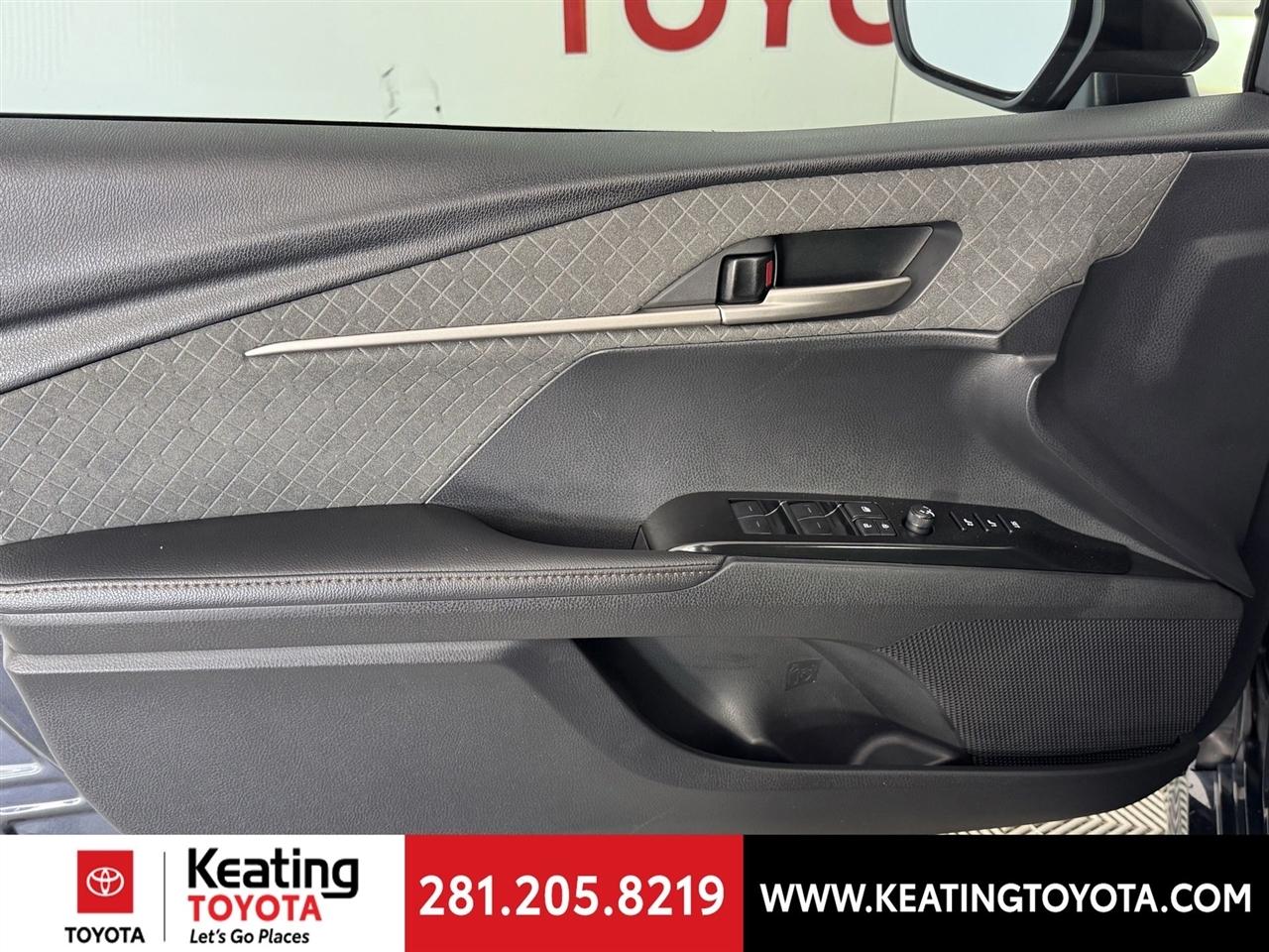 Toyota Camry Hybrid XLE 2026