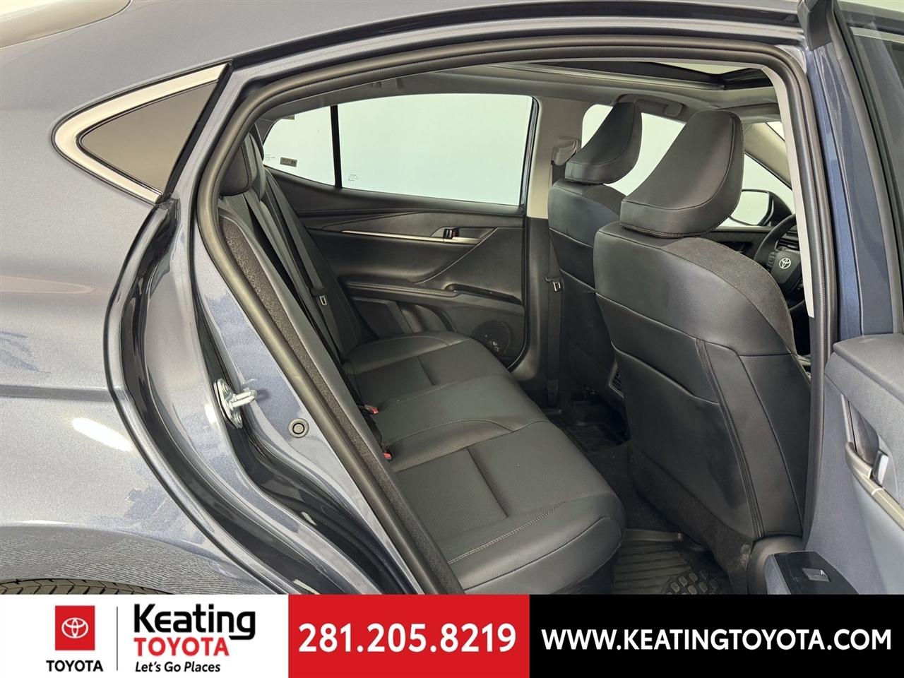 Toyota Camry Hybrid XLE 2026