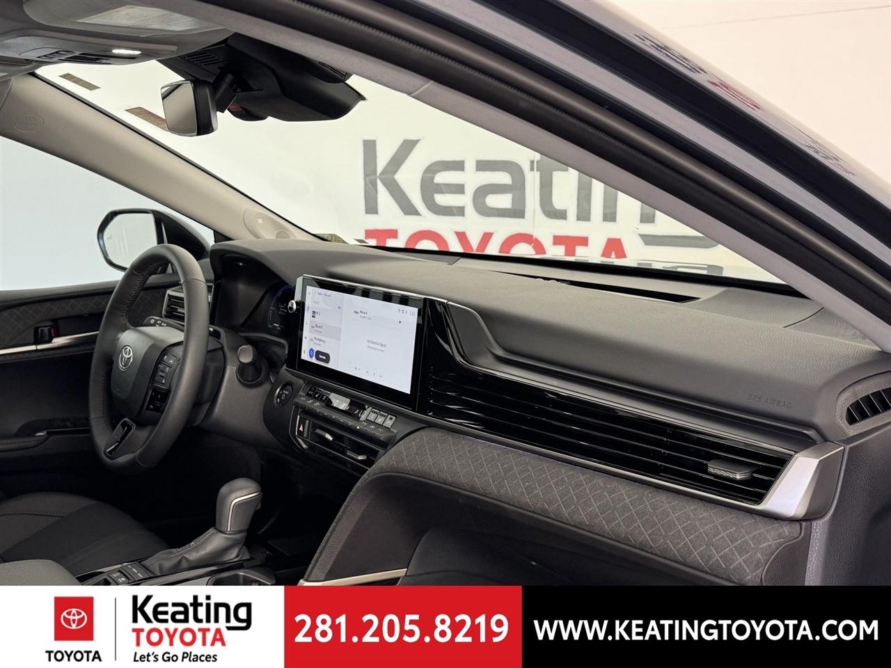 Toyota Camry Hybrid XLE 2026