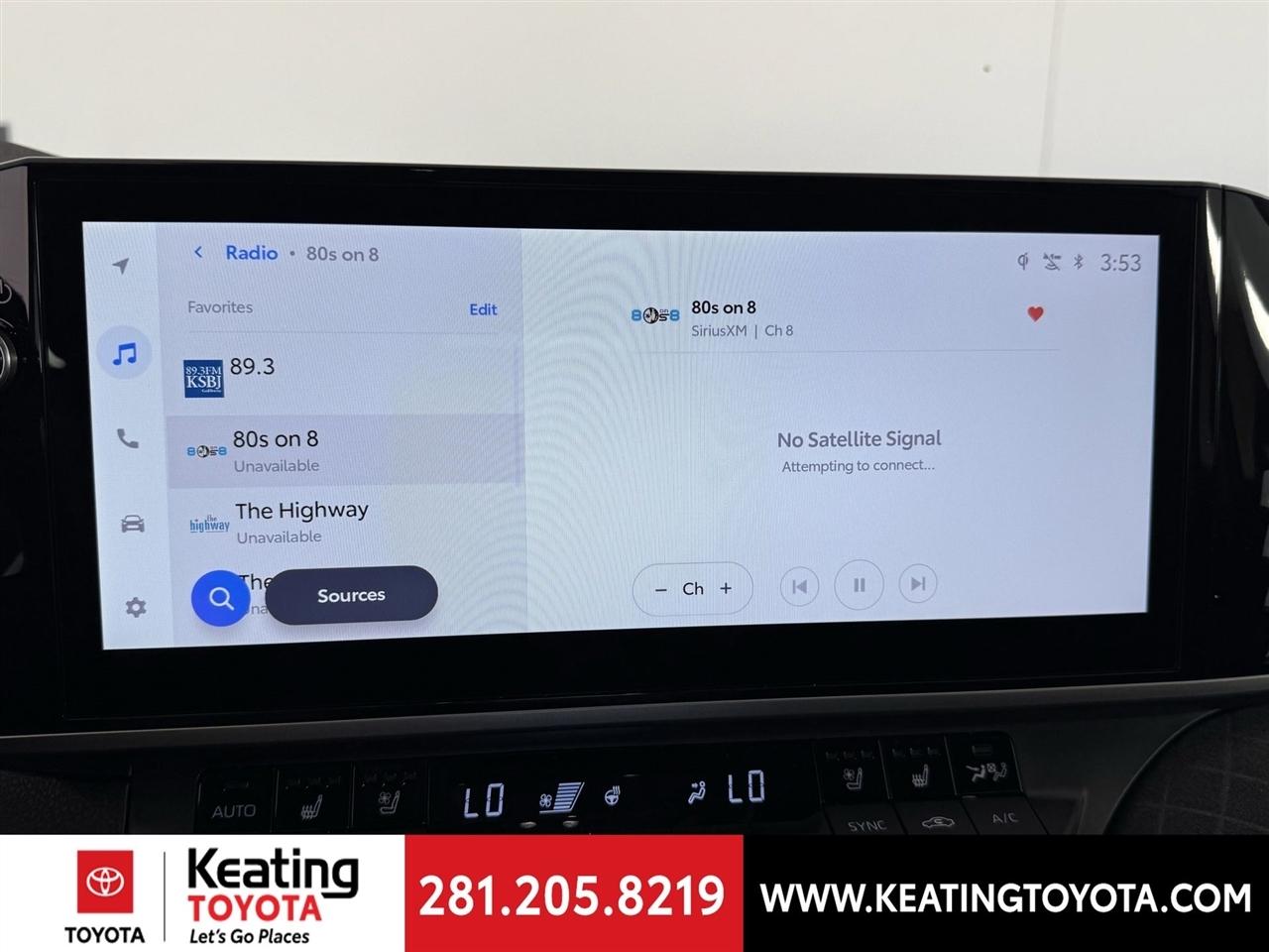 Toyota Camry Hybrid XLE 2026