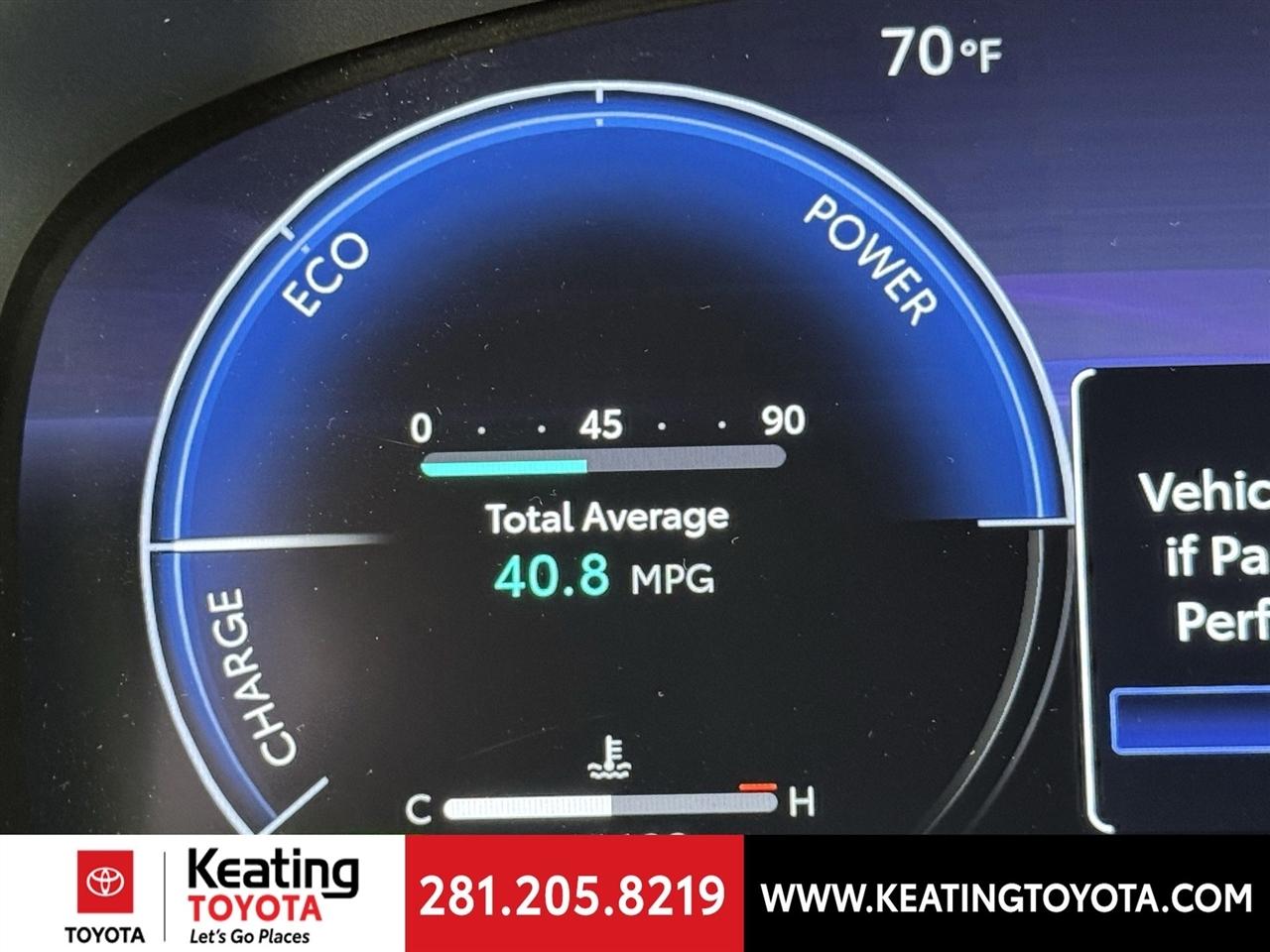 Toyota Camry Hybrid XLE 2026