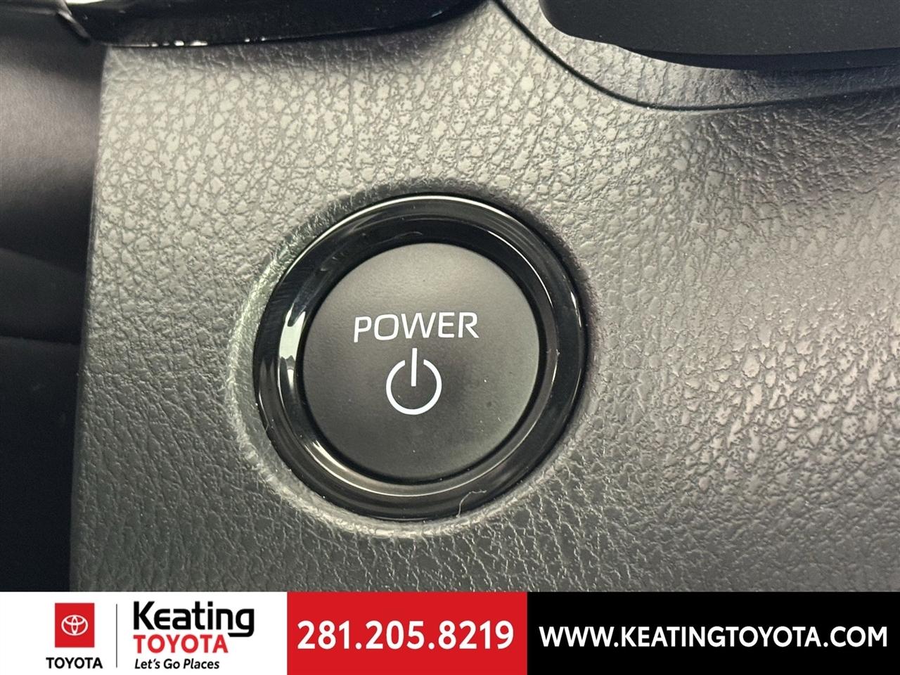 Toyota Camry Hybrid XLE 2026