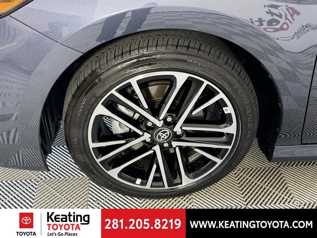 Toyota Camry Hybrid XLE 2026