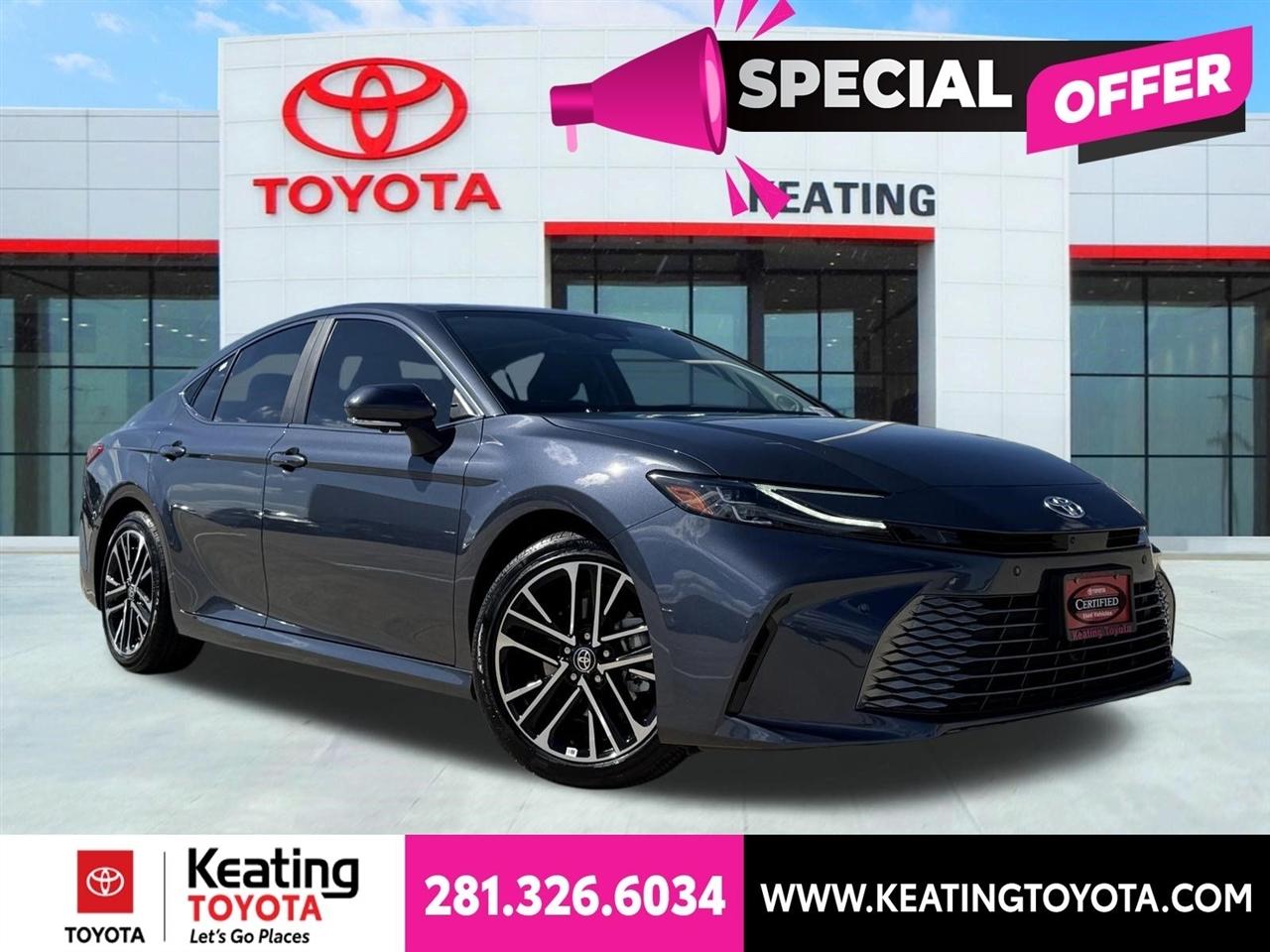 Toyota Camry Hybrid XLE 2026