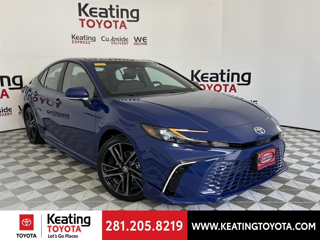 Toyota Camry Hybrid XLE 2026