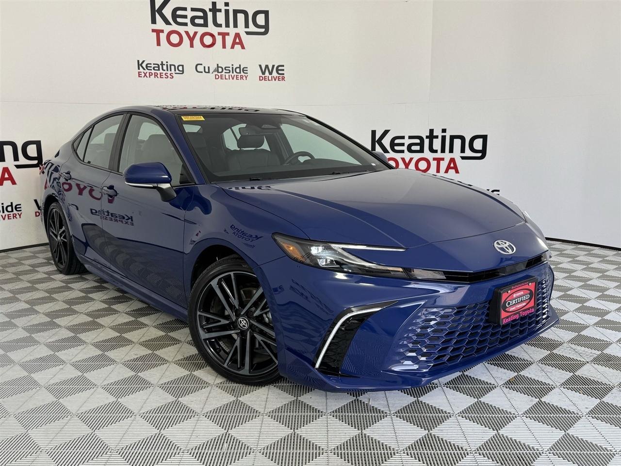 Toyota Camry Hybrid XLE 2026