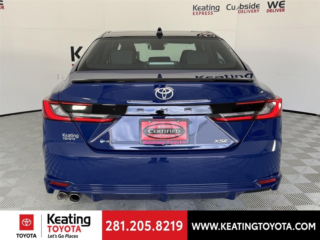 Toyota Camry Hybrid XLE 2026