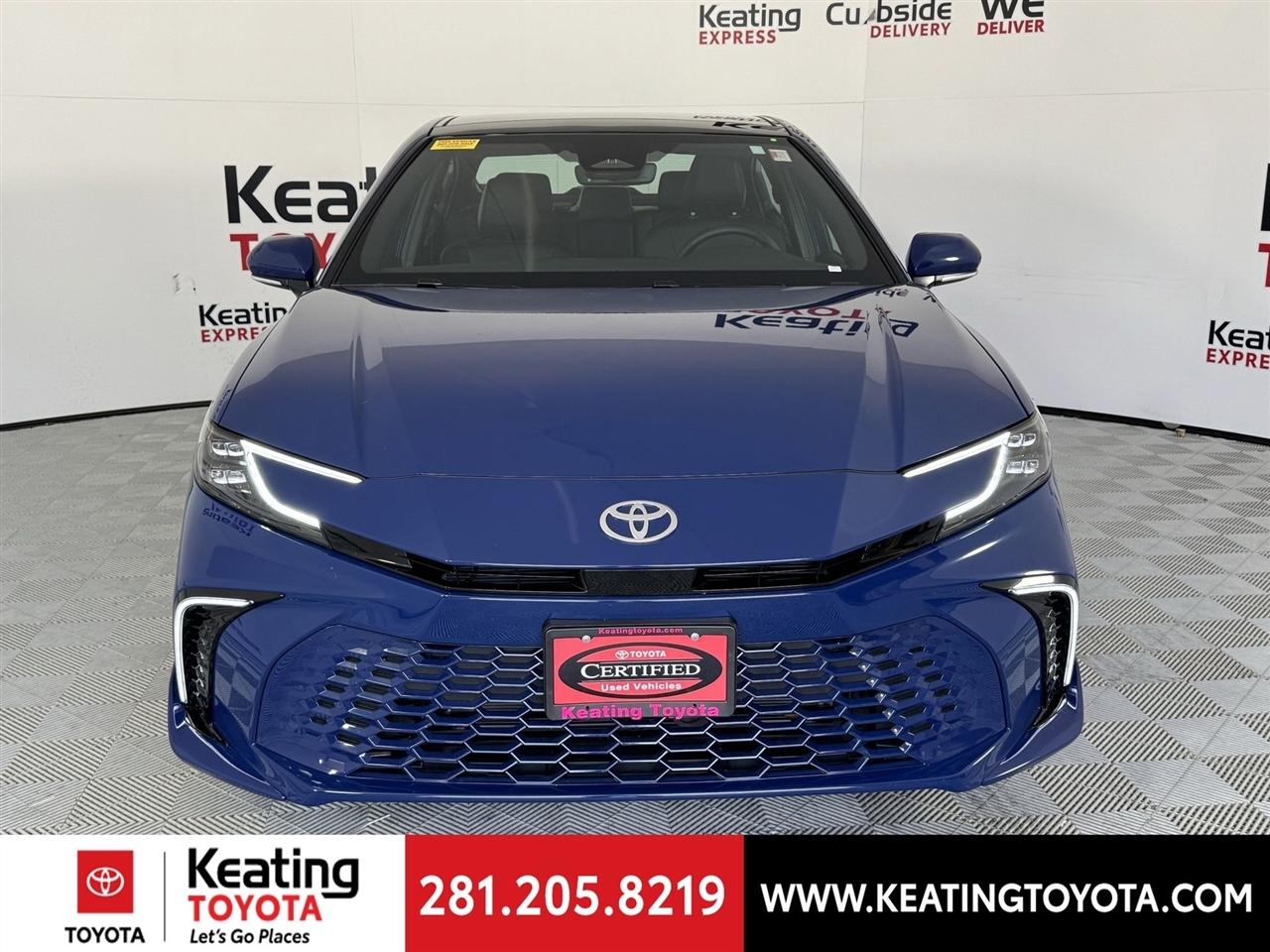 Toyota Camry Hybrid XLE 2026