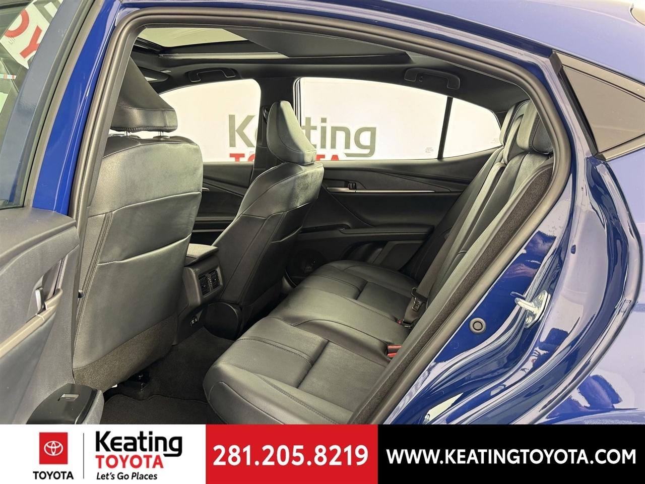 Toyota Camry Hybrid XLE 2026