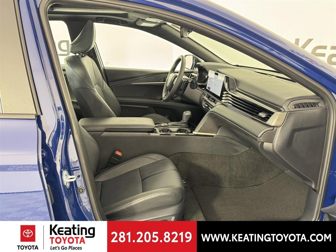 Toyota Camry Hybrid XLE 2026