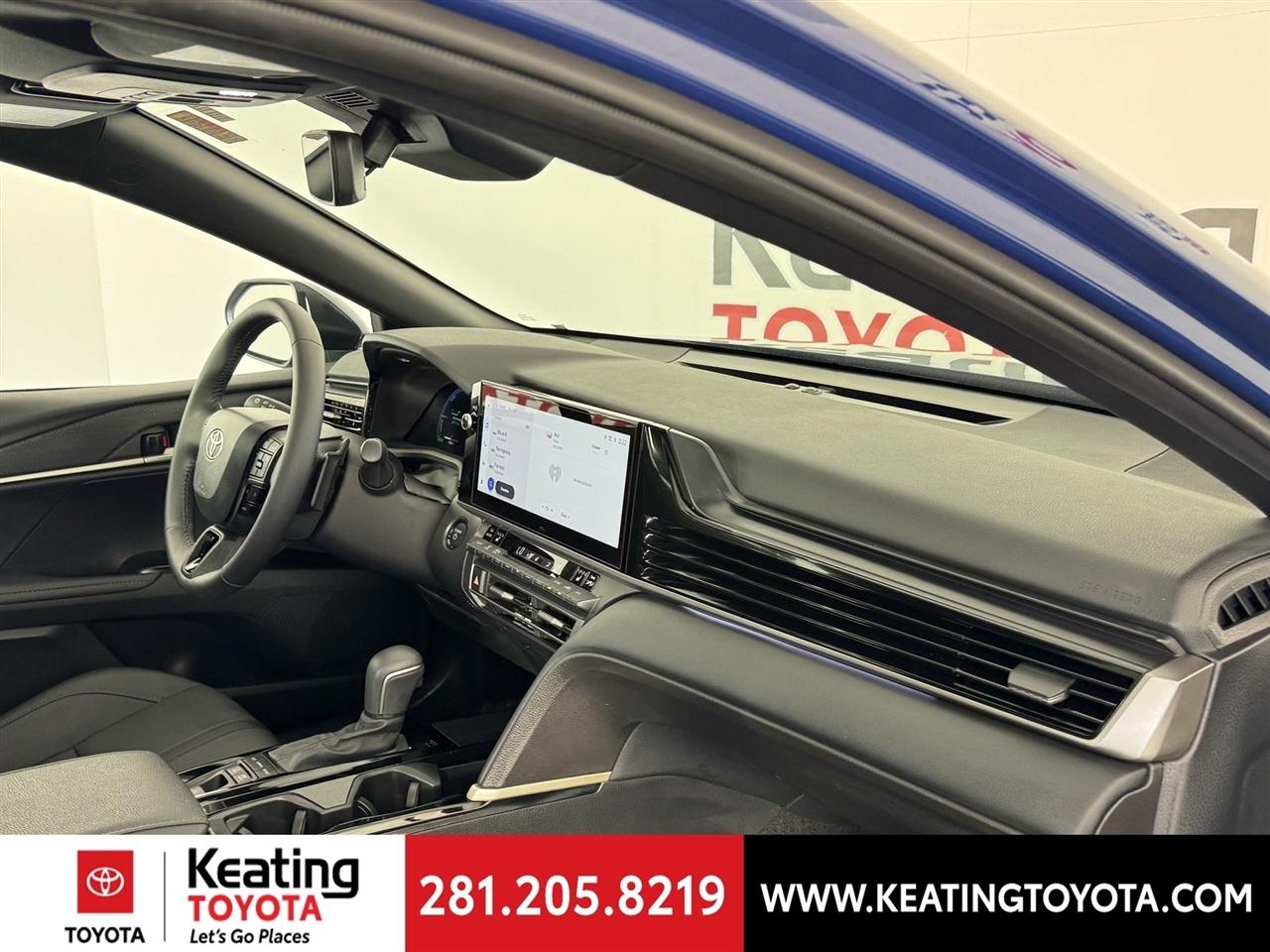 Toyota Camry Hybrid XLE 2026