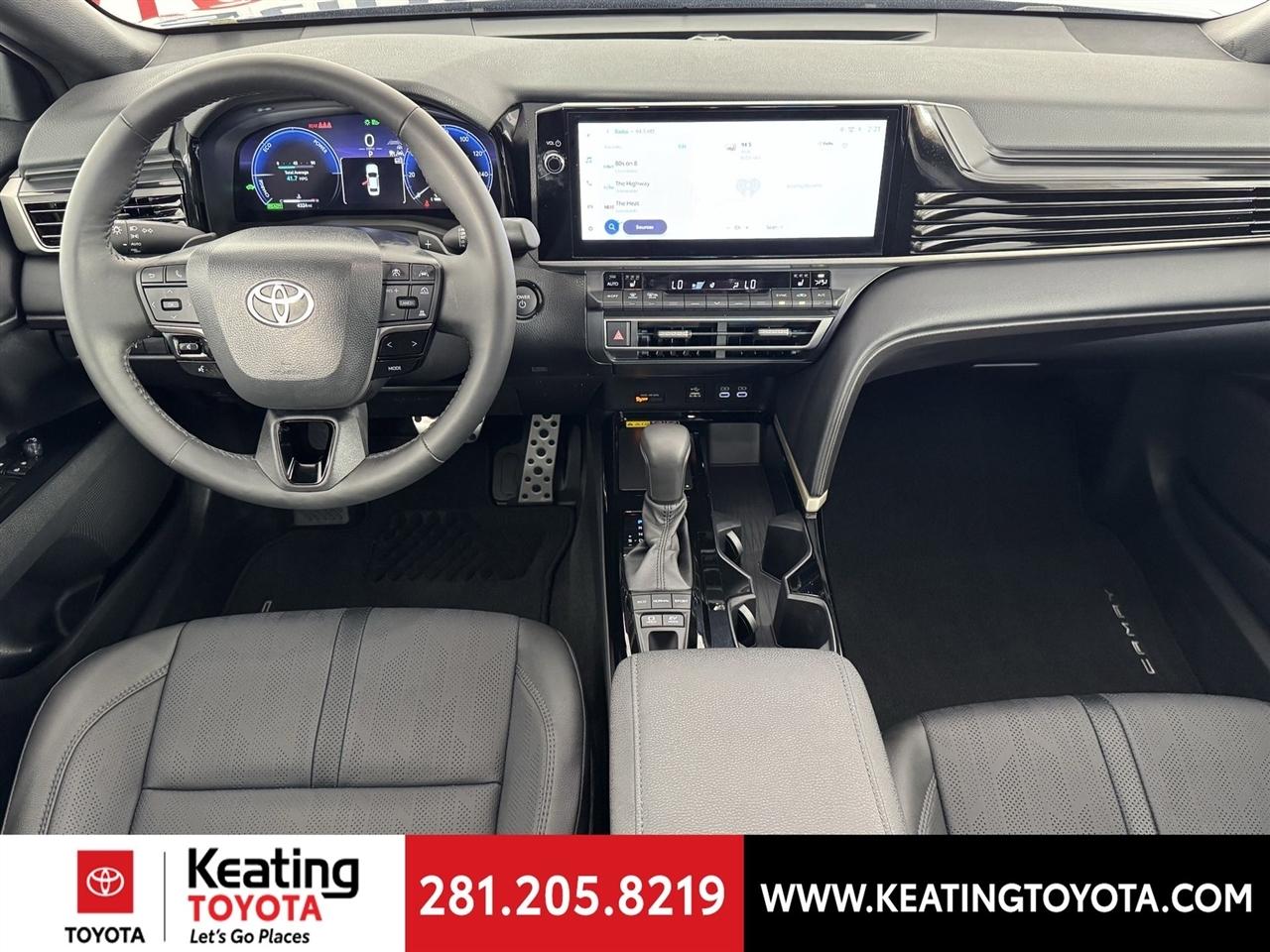 Toyota Camry Hybrid XLE 2026