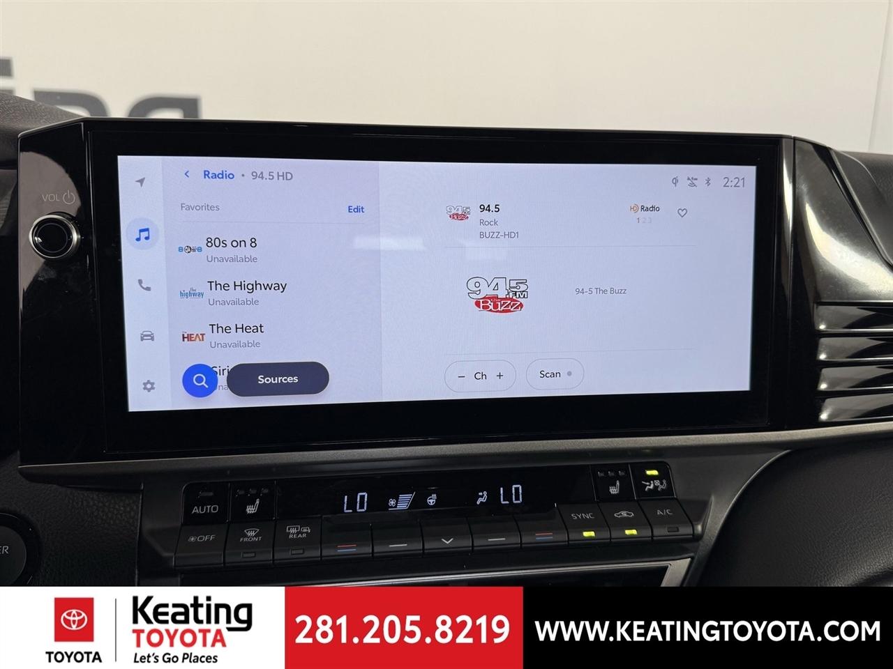 Toyota Camry Hybrid XLE 2026