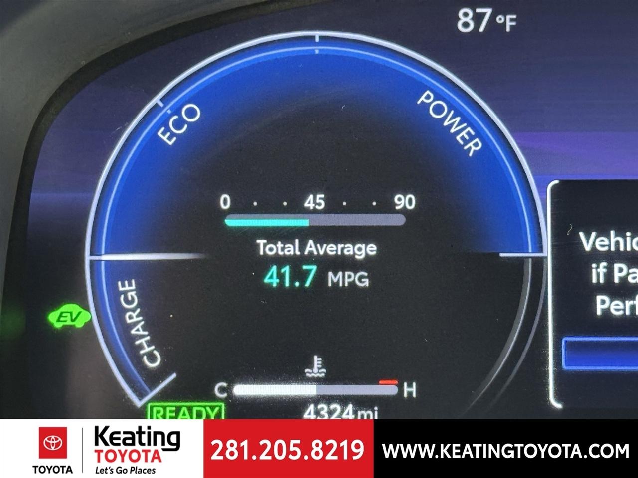 Toyota Camry Hybrid XLE 2026