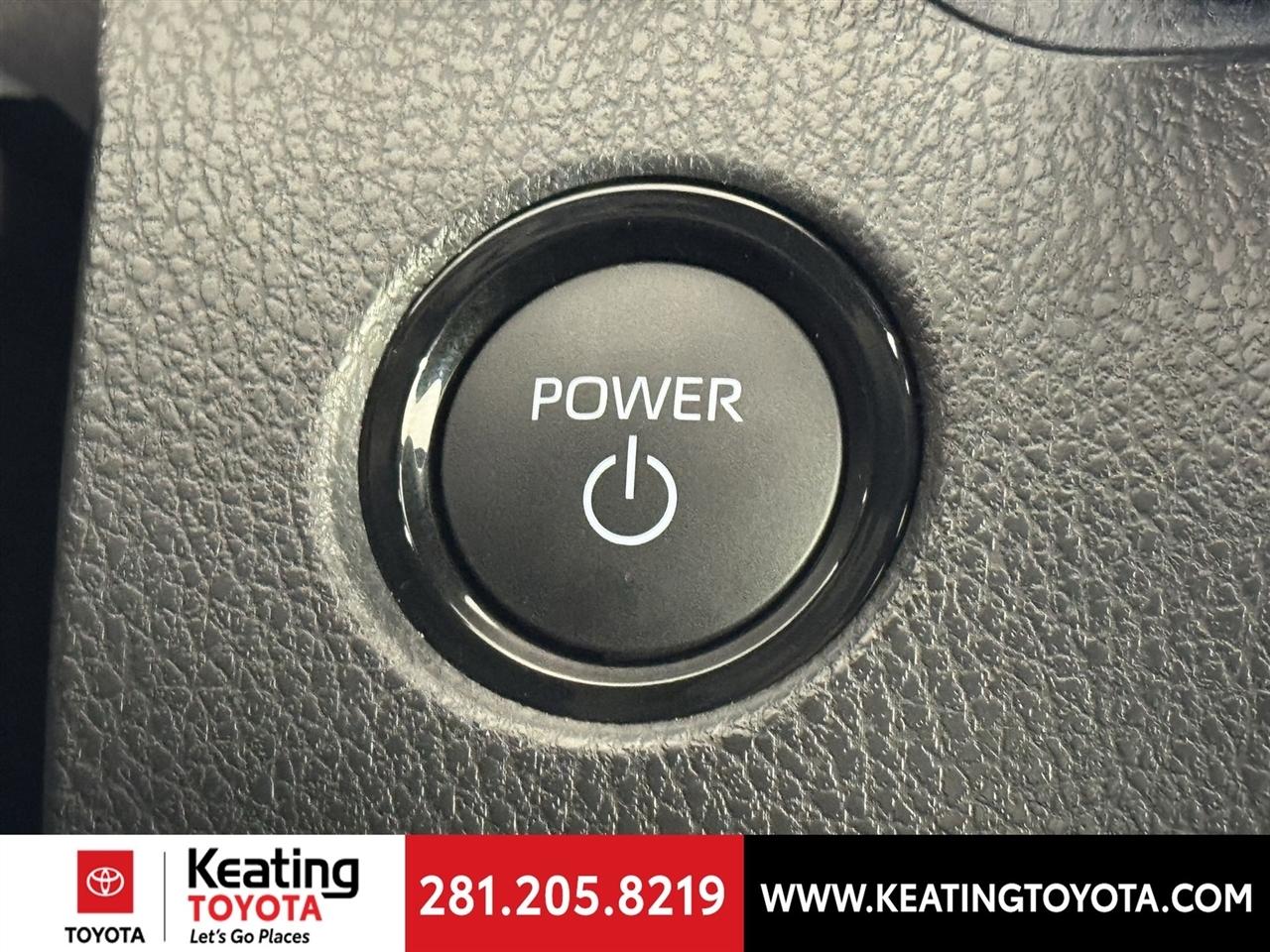 Toyota Camry Hybrid XLE 2026