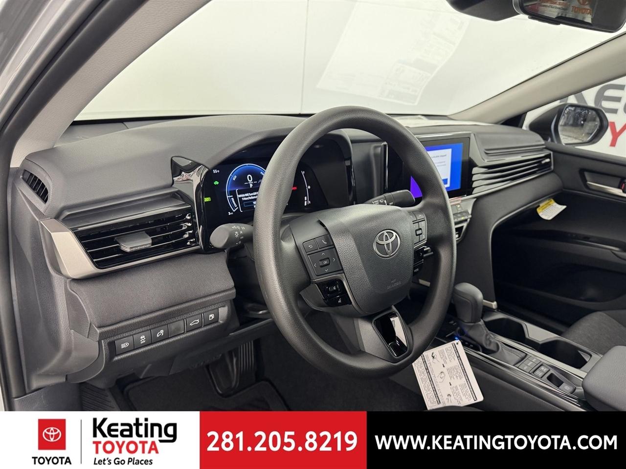 Toyota Camry Hybrid XLE 2026