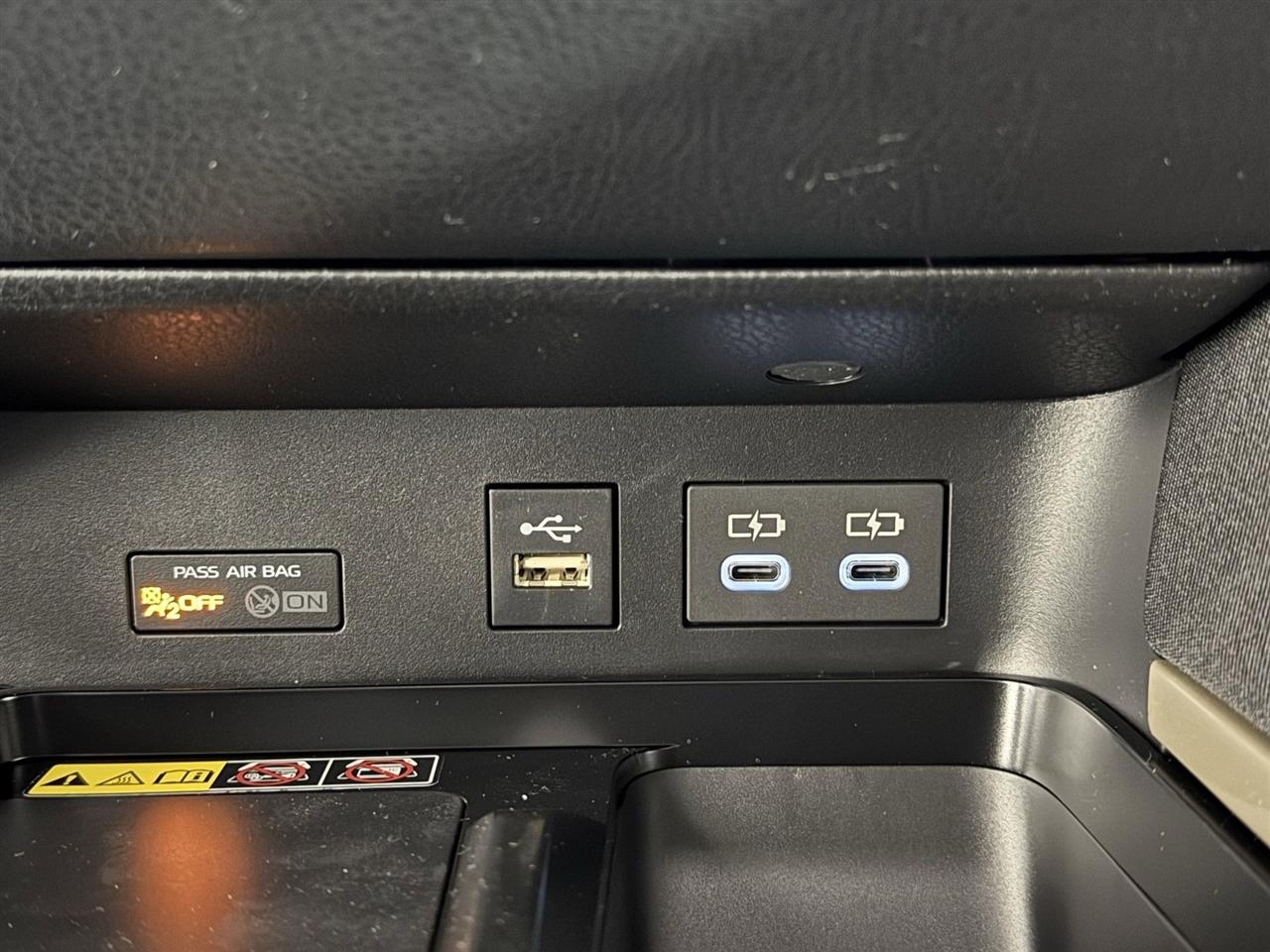 Toyota Camry Hybrid XLE 2026