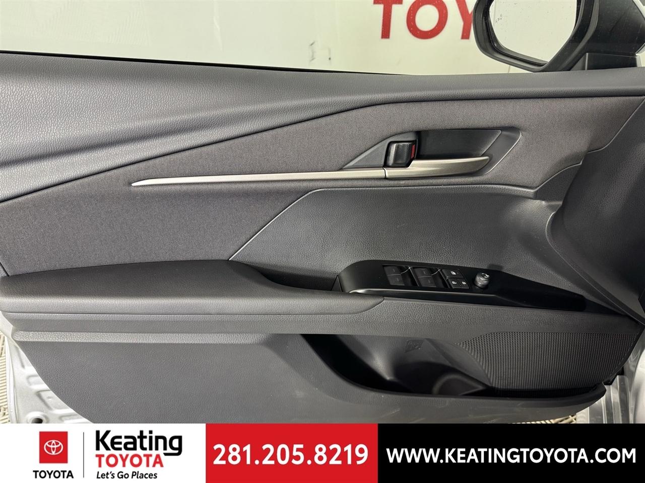 Toyota Camry Hybrid XLE 2026