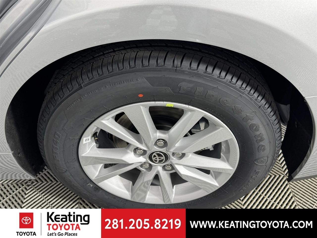 Toyota Camry Hybrid XLE 2026