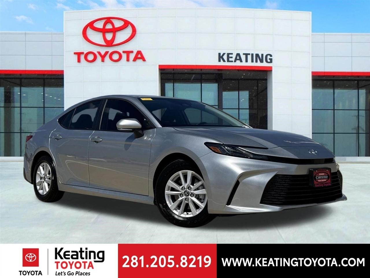 Toyota Camry Hybrid XLE 2026