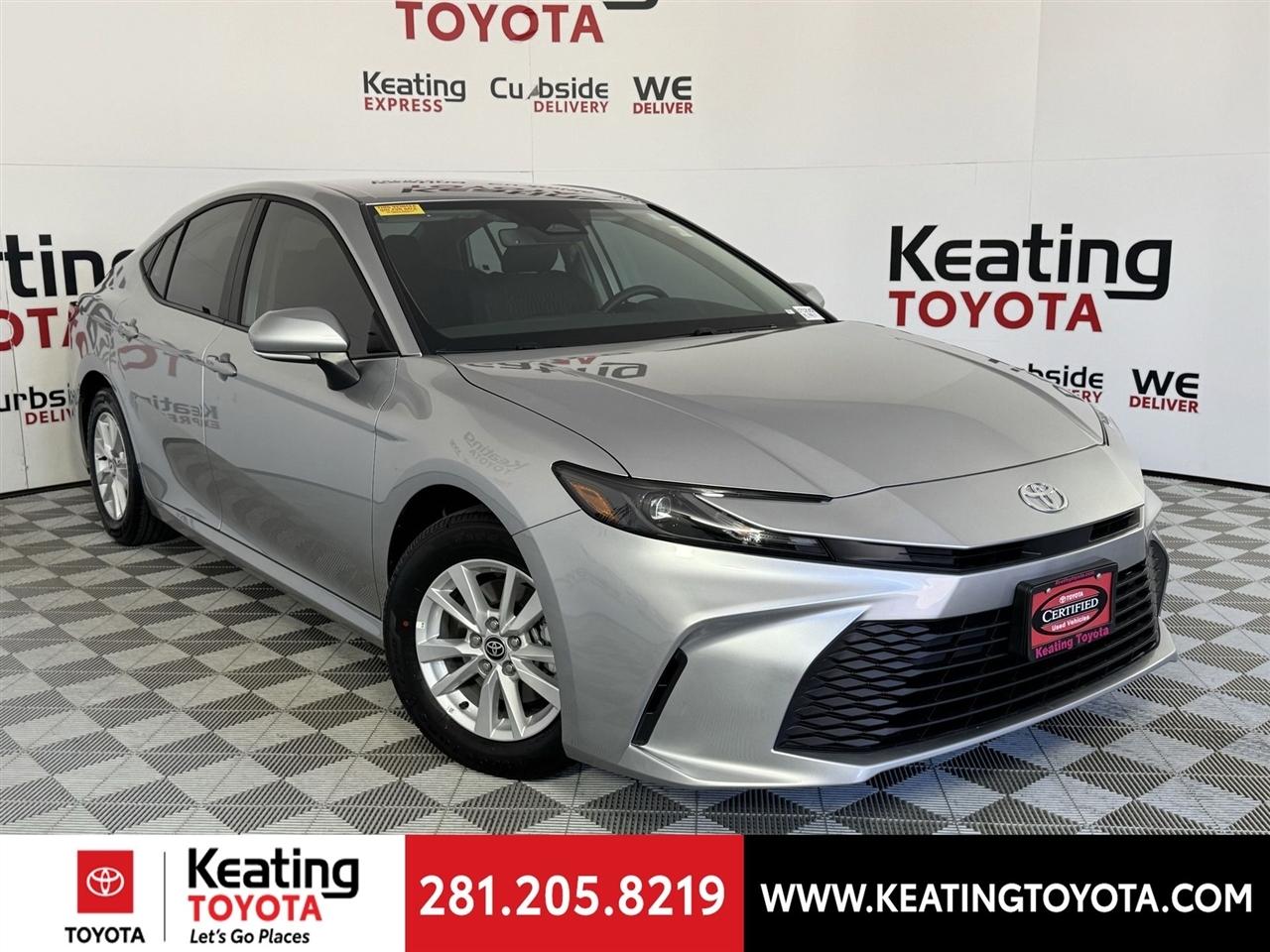 Toyota Camry Hybrid XLE 2026