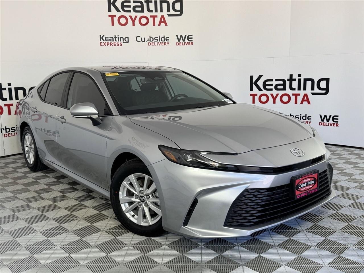 Toyota Camry Hybrid XLE 2026