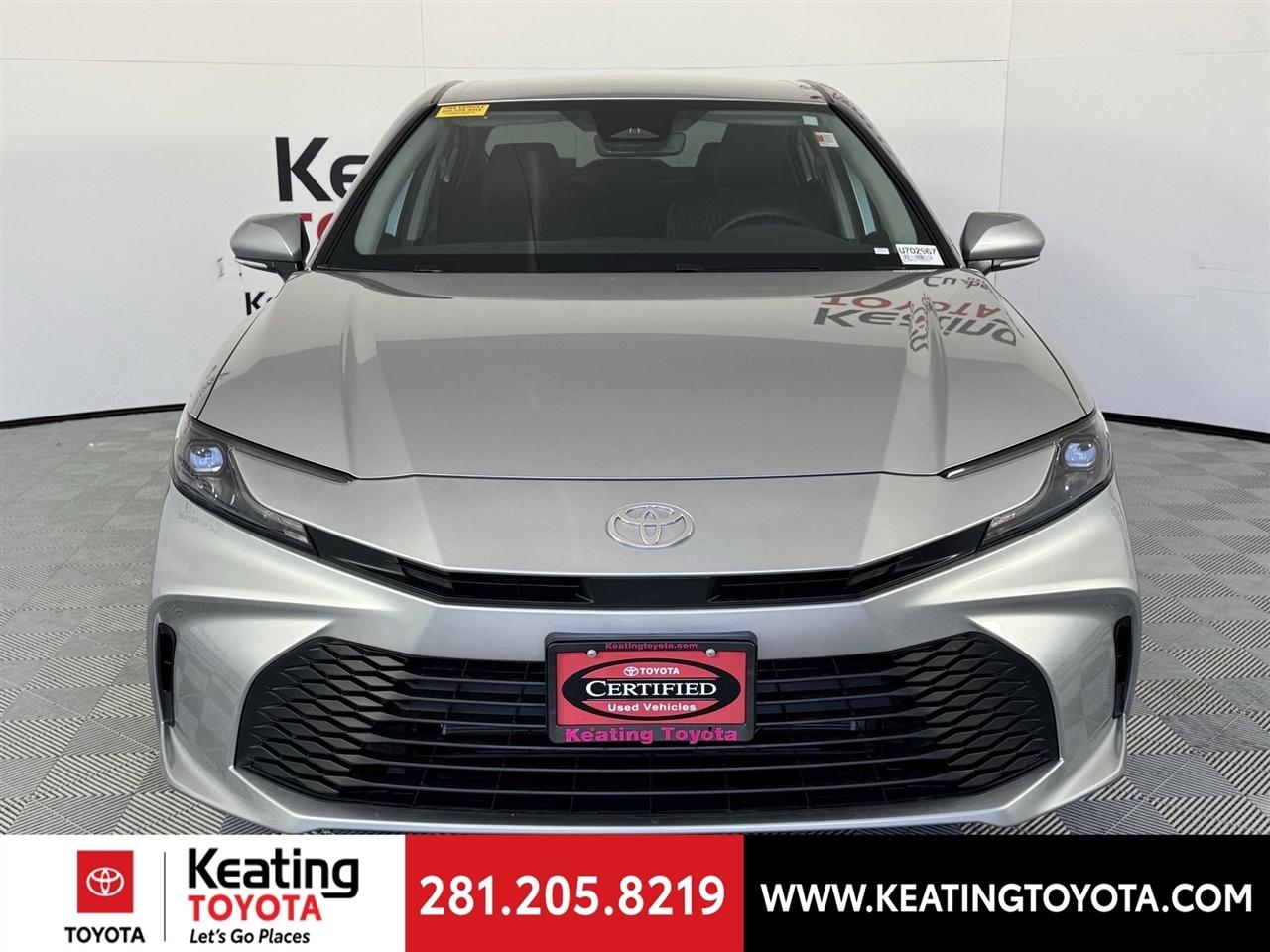 Toyota Camry Hybrid XLE 2026