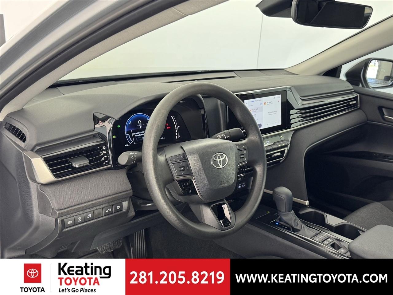 Toyota Camry Hybrid XLE 2026