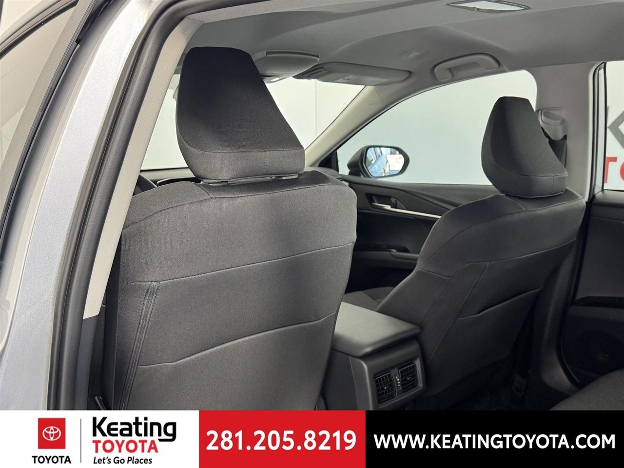 Toyota Camry Hybrid XLE 2026