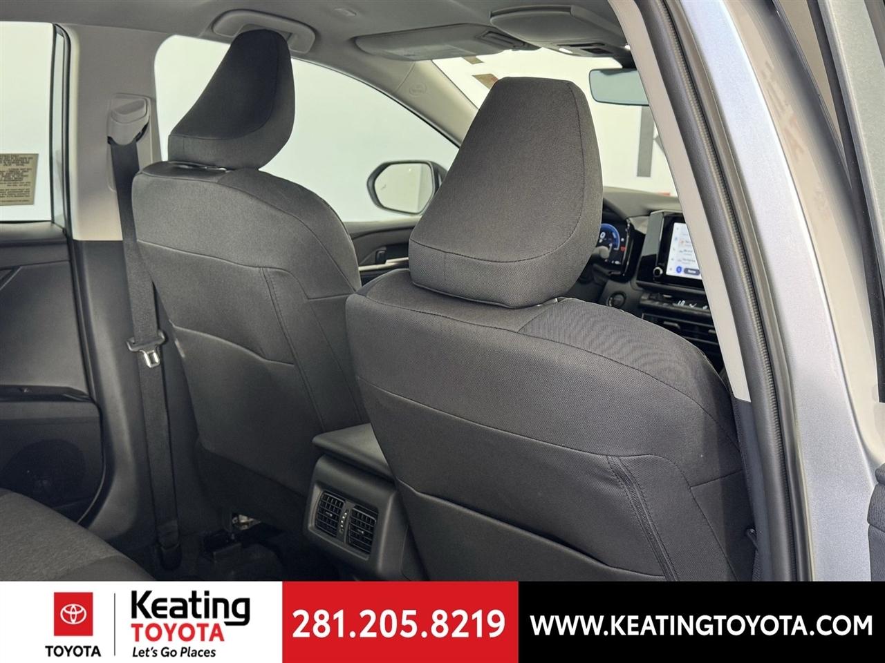 Toyota Camry Hybrid XLE 2026