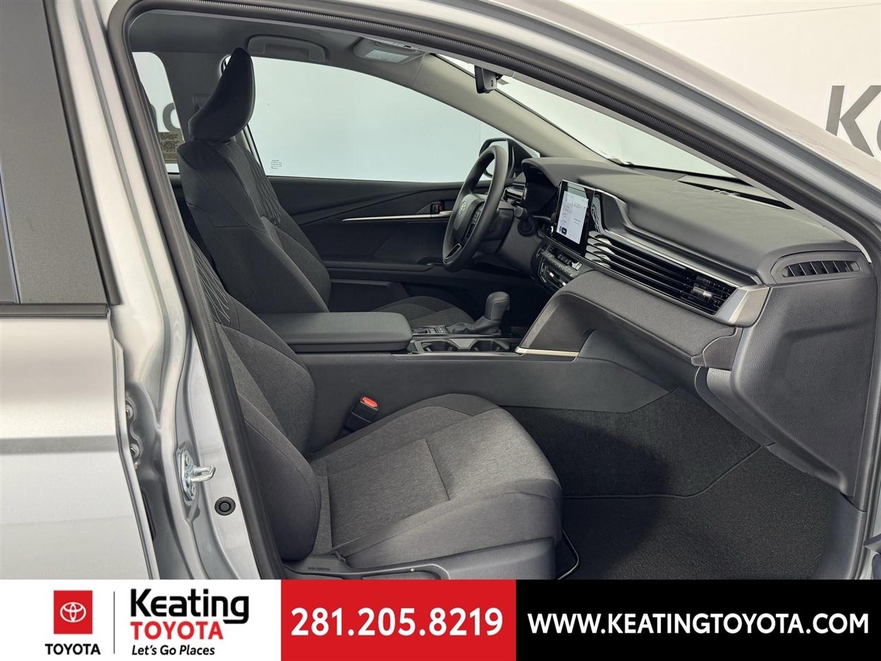 Toyota Camry Hybrid XLE 2026