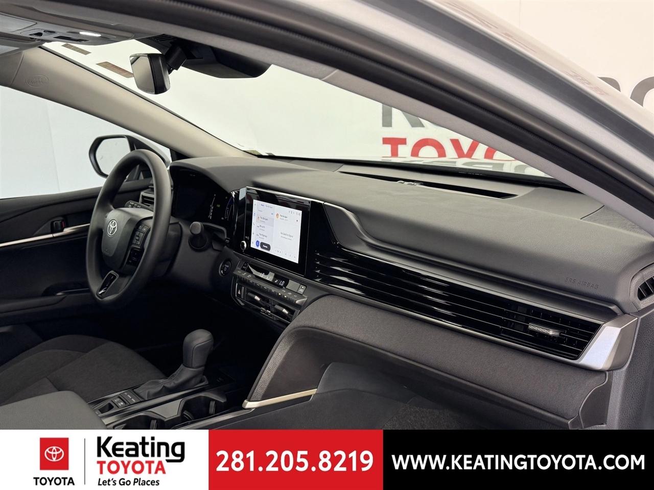 Toyota Camry Hybrid XLE 2026