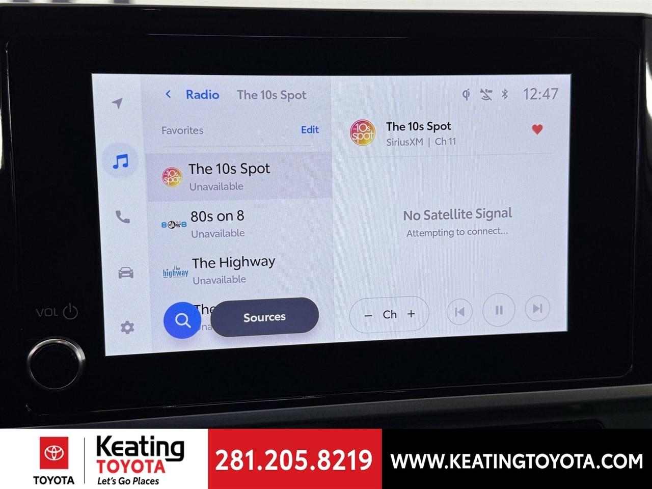 Toyota Camry Hybrid XLE 2026