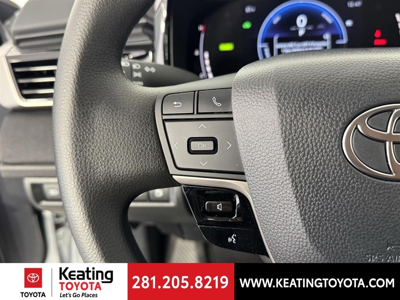 Toyota Camry Hybrid XLE 2026