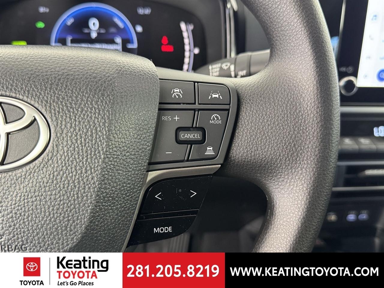 Toyota Camry Hybrid XLE 2026