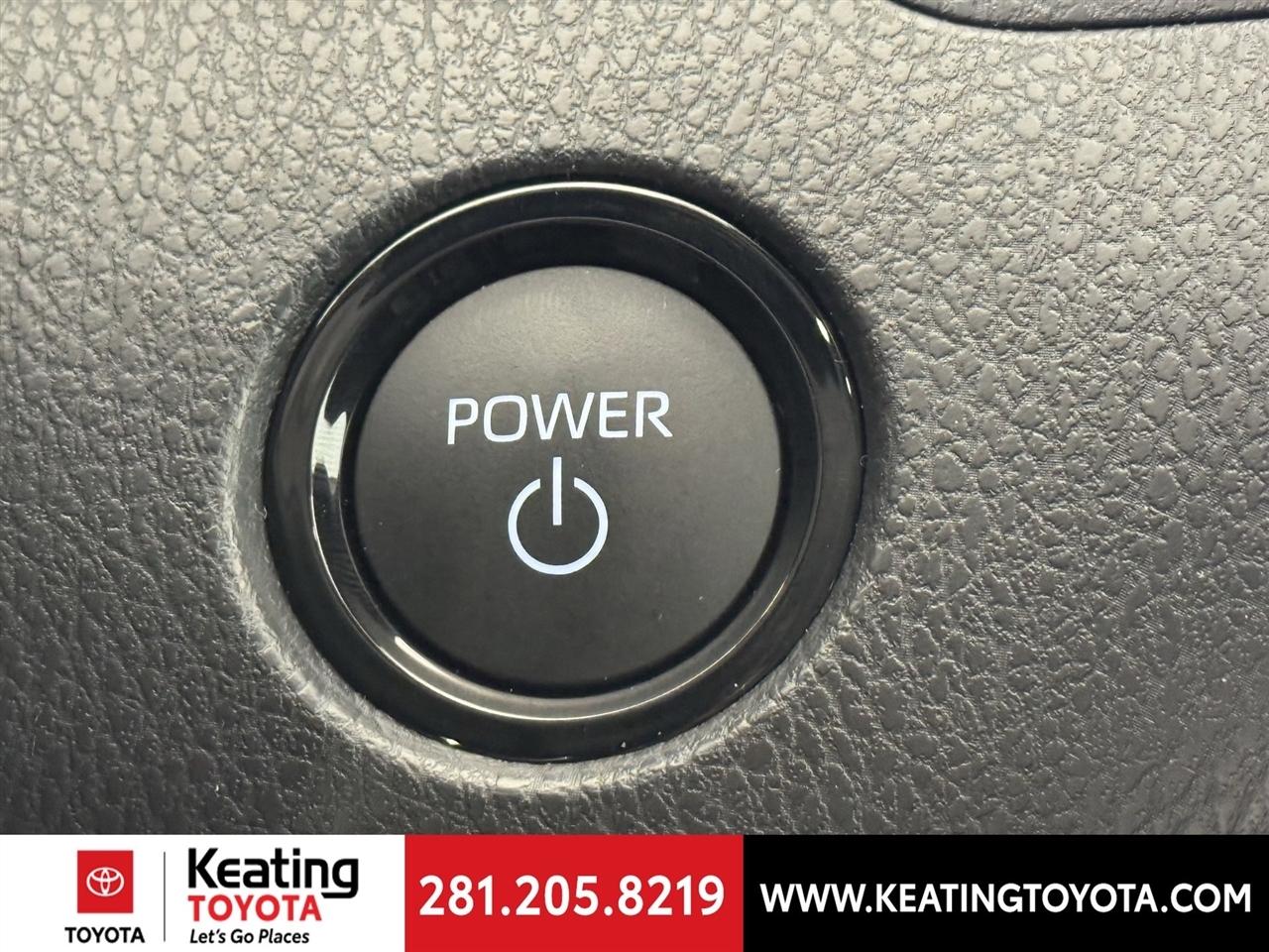 Toyota Camry Hybrid XLE 2026