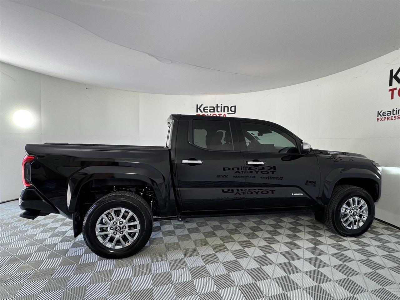 Toyota Tacoma Double Cab 4WD 2025