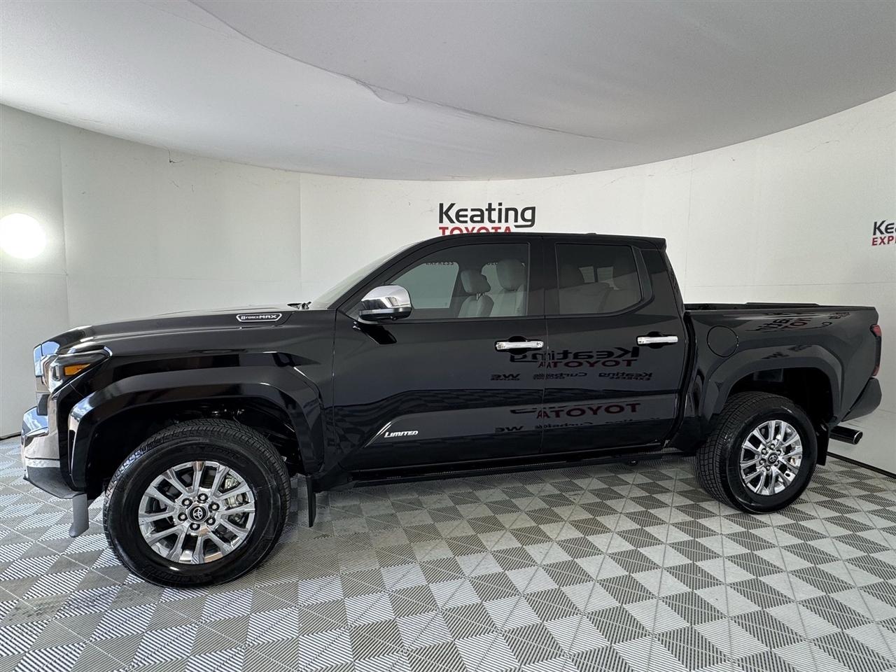 Toyota Tacoma Double Cab 4WD 2025