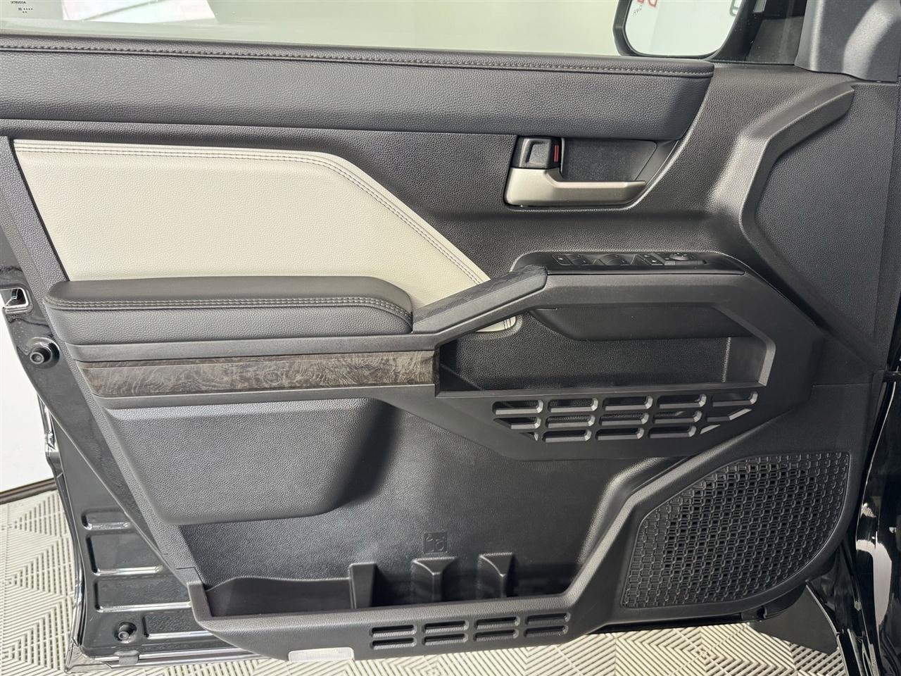 Toyota Tacoma Double Cab 4WD 2025